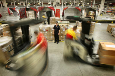 雙十一海淘下單次日就到貨!海關(guān)開足馬力保障跨境電商24小時通關(guān)